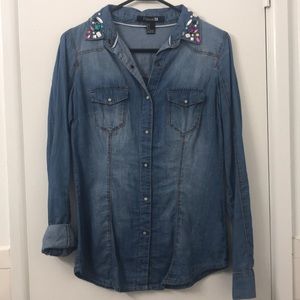 Button up, chambray top.